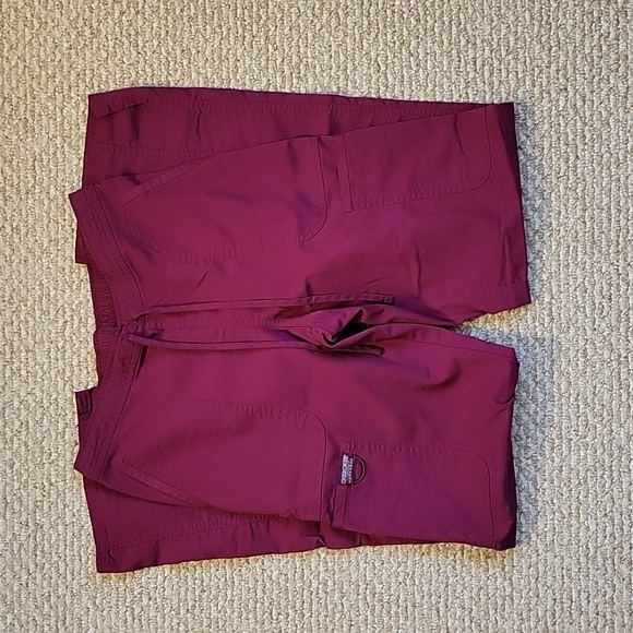 Cherokee Workwear Revolution Women's Scrub Set Size Small Tall Wine - Picture 5 of 7